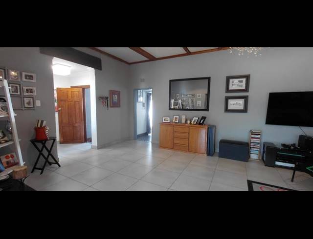4 BEDROOM HOUSE FOR SALE IN UNIVERSITAS RIDGE